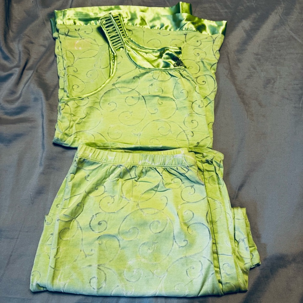 Secret Treasures Lime Satin Pajama Set Tank Top and Crop Pants XL 16/18